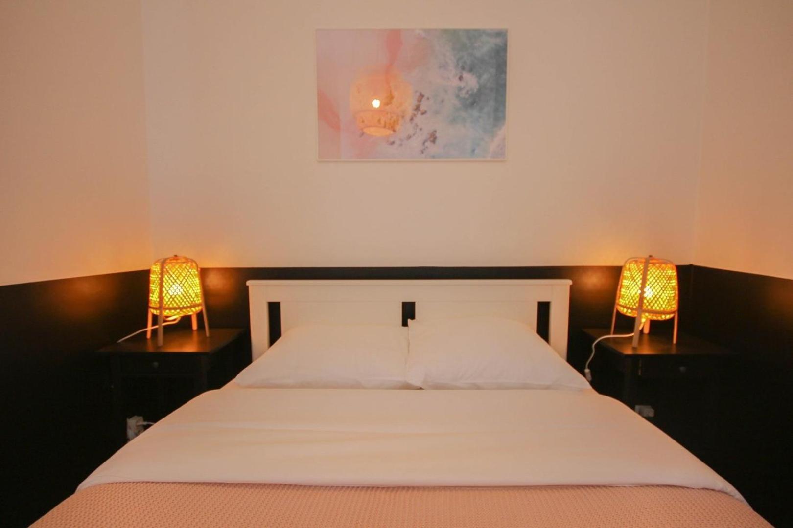 2-Bedroom Flat + Private Car Park. ลีลล์ ภายนอก รูปภาพ